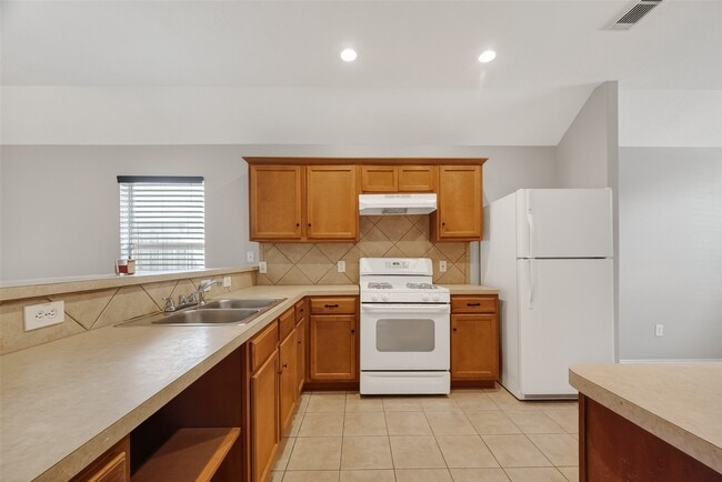 Building Photo - 9807 Tawny Trace Ct