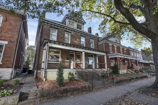 Building Photo - Stunning Restored 4BR Home Steps from Goodale Park & the Short North