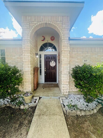 Building Photo - 445 Beard Dr