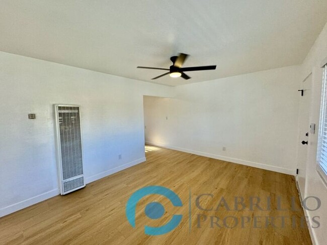 Building Photo - 3959 Cottonwood St
