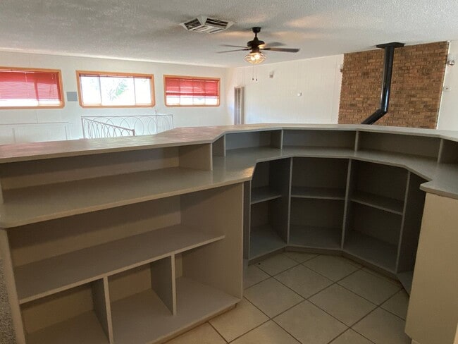 Building Photo - 1612 Princeton Dr SE