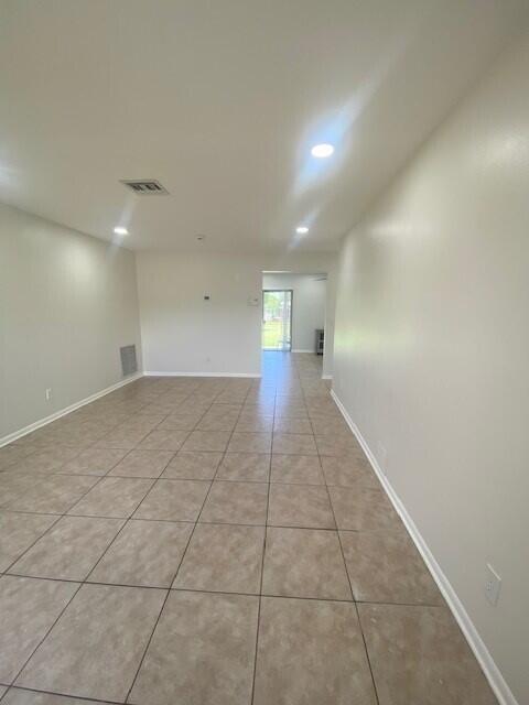 Building Photo - 1100 Cameo Cir