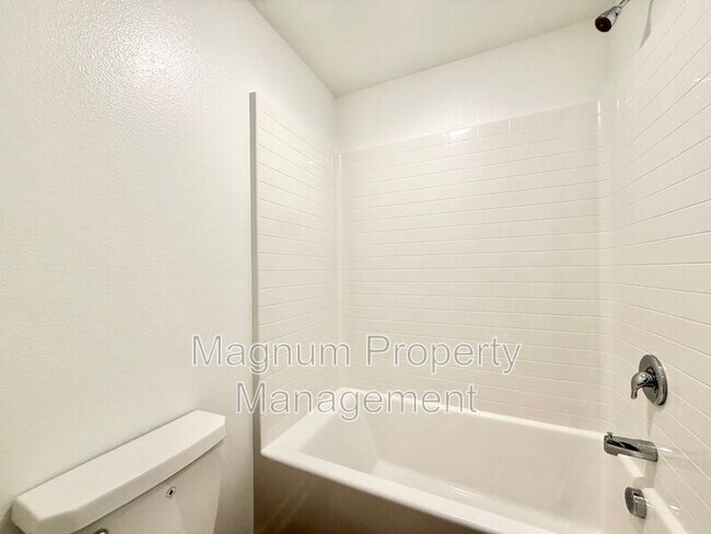 Building Photo - 31404 Lolite Dr