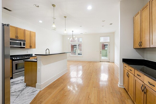 Building Photo - 614 Tennessee St