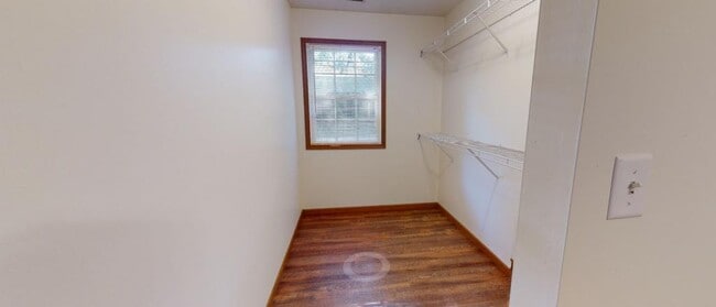 Building Photo - 909 W Cherry St