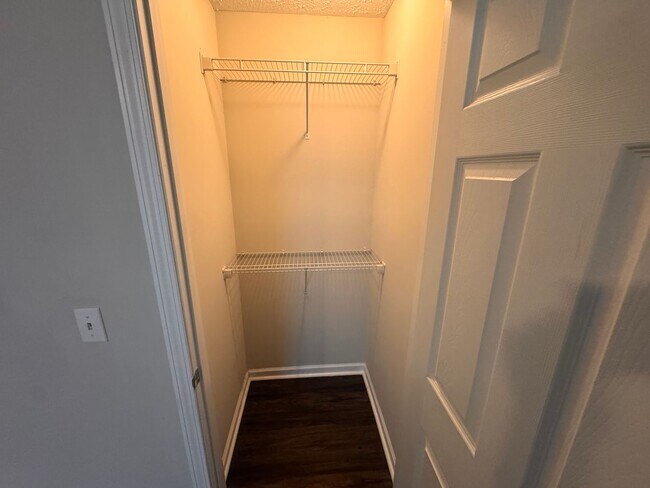 Building Photo - 100-132 Williams Rd