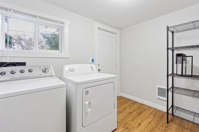 Building Photo - 5110 Diamond Blvd SW