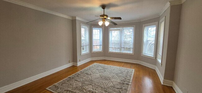 Building Photo - 5527 N Bernard St