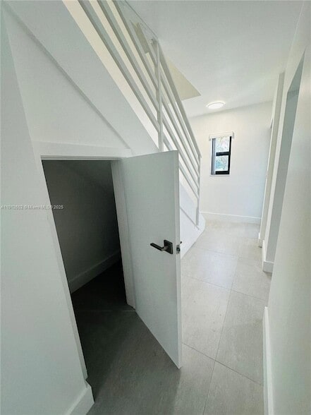 Building Photo - 7157 W 19th Ct