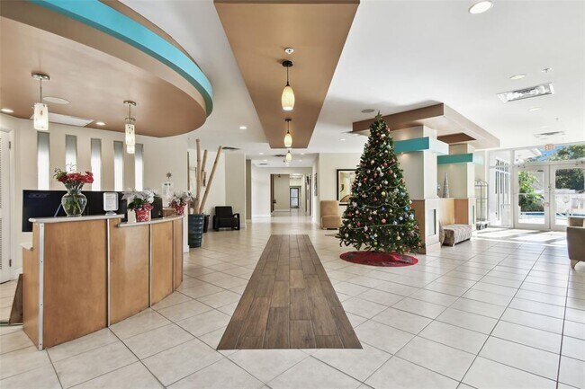 Building Photo - 470 3rd St S