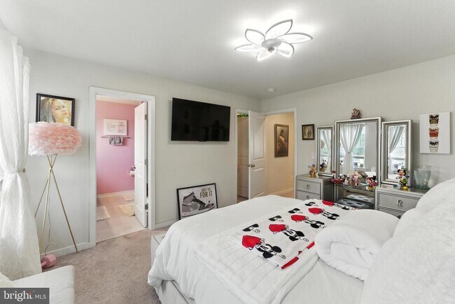 Building Photo - 406 Honeyberry Ln