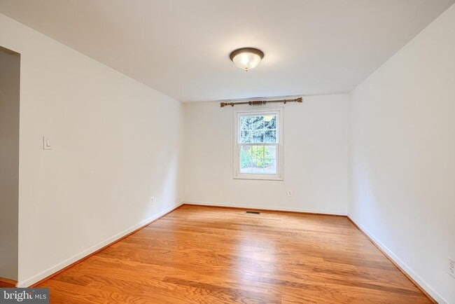 Building Photo - 1505 Westminster Ct