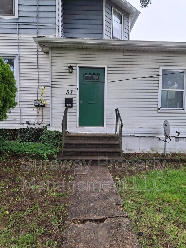 Primary Photo - 37 W Cedar Ave