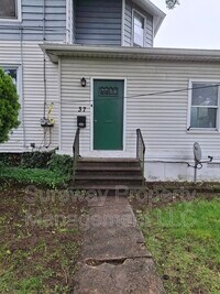Building Photo - 37 W Cedar Ave