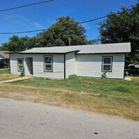 Building Photo - 107 Quinn St