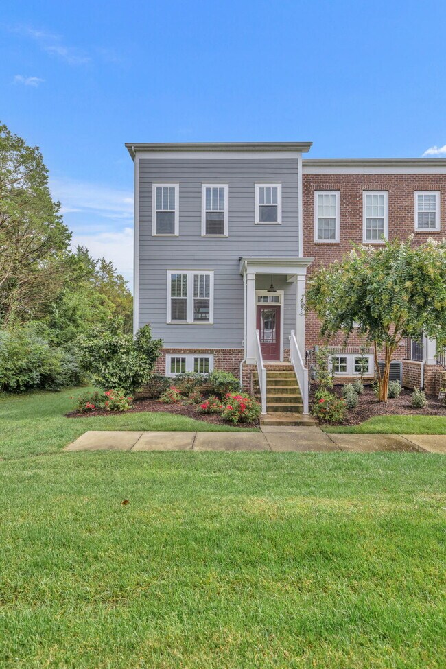 Building Photo - 300 Kara Ln