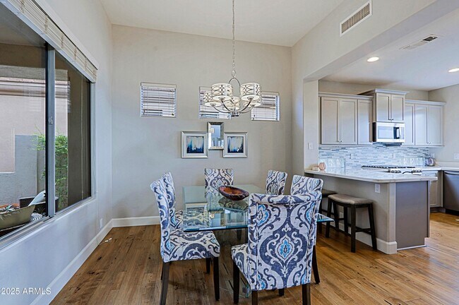 Building Photo - 6939 E Bramble Berry Ln