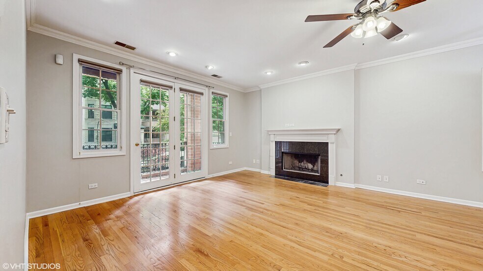 Terrace/Fireplace - 710 W Aldine Ave