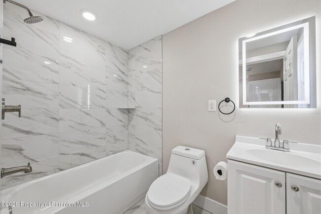 Building Photo - 305 Parsonage St