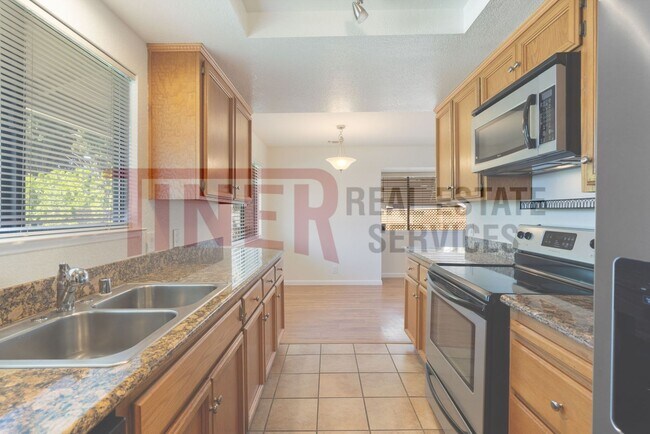 Building Photo - 5807 Filbert Ave