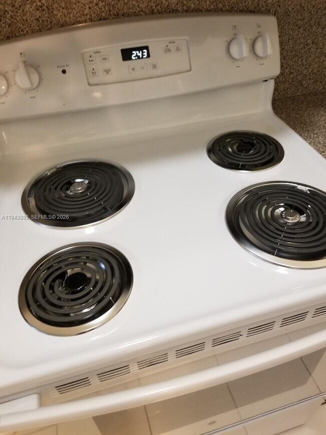 Building Photo - 1663 SE 27th Dr