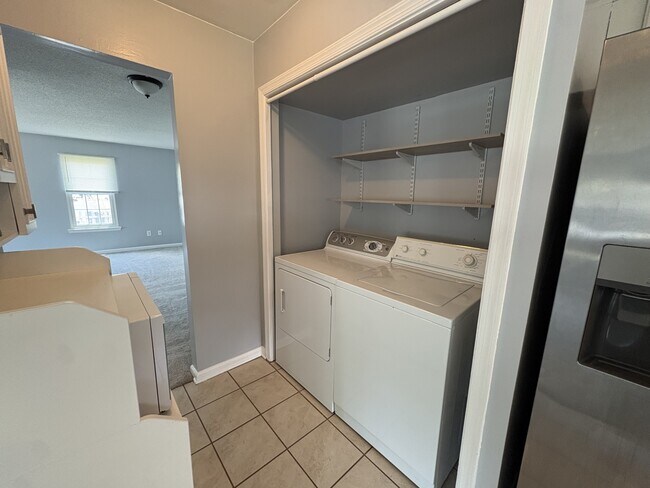 Building Photo - 1501 Antler Cir