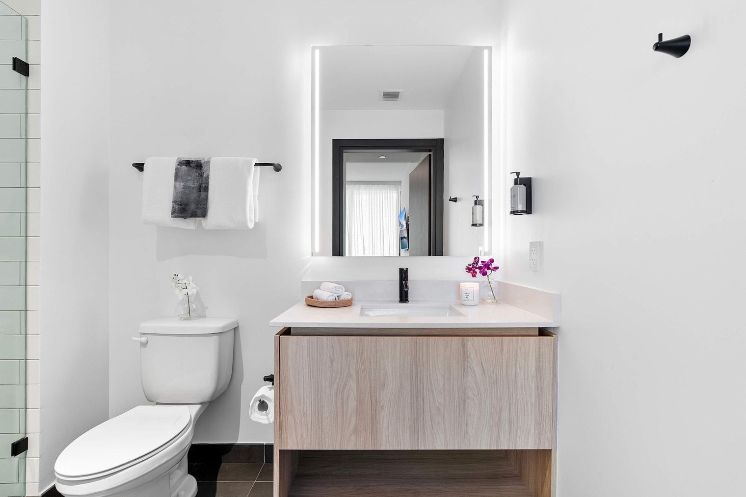 Building Photo - 398 NE 5th St