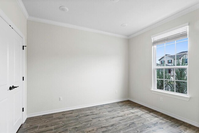 Building Photo - 221 Grace Lilly Dr