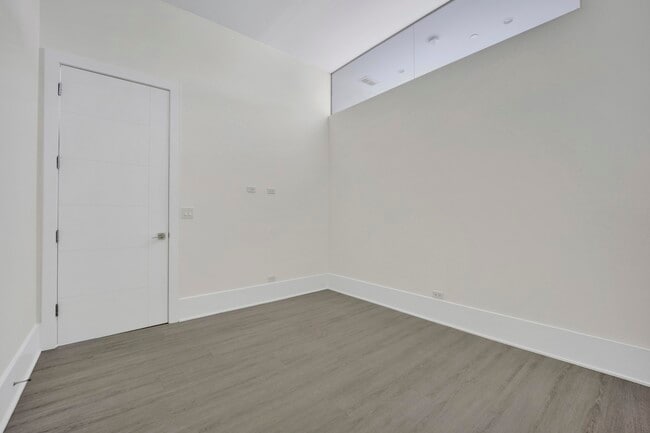 Building Photo - 2400 W Wabansia Ave
