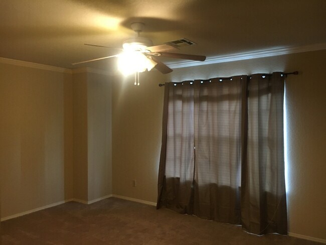 Building Photo - Gorgeous Home in Jenks Schools!