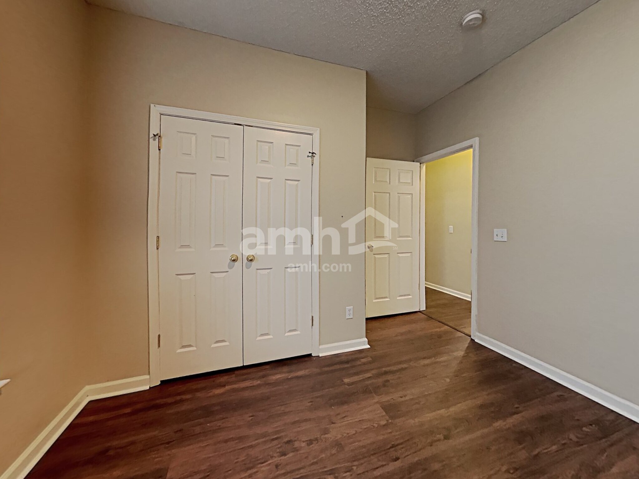 Building Photo - 525 Amsonia Cir