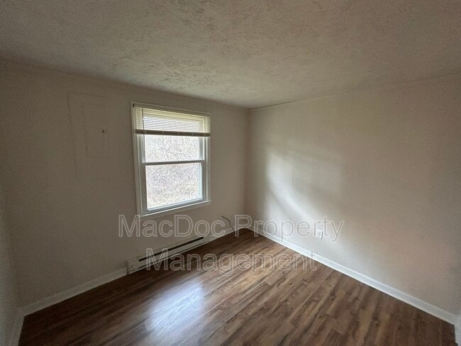 Building Photo - 114-116 Loch Lane Drive