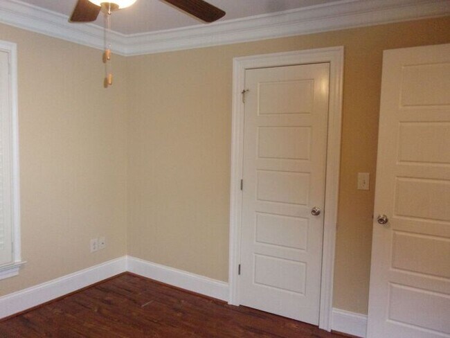 Building Photo - Beautifully Landscaped 2 Bedroom 1 Bath Home in College Park