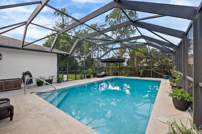 Building Photo - 14248 Paddock Dr