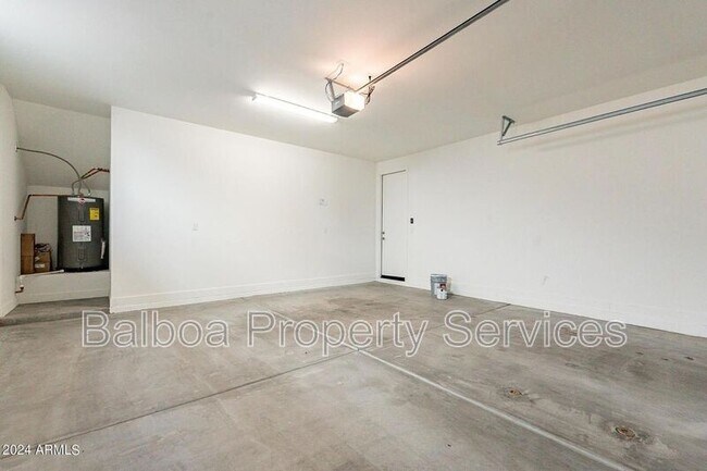 Building Photo - 5532 S Dillon Cir