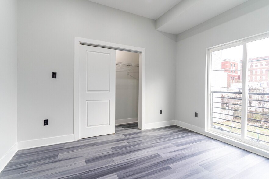 Building Photo - 1325 N 18th St