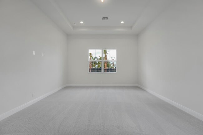 Building Photo - 9341 Crestview Cir