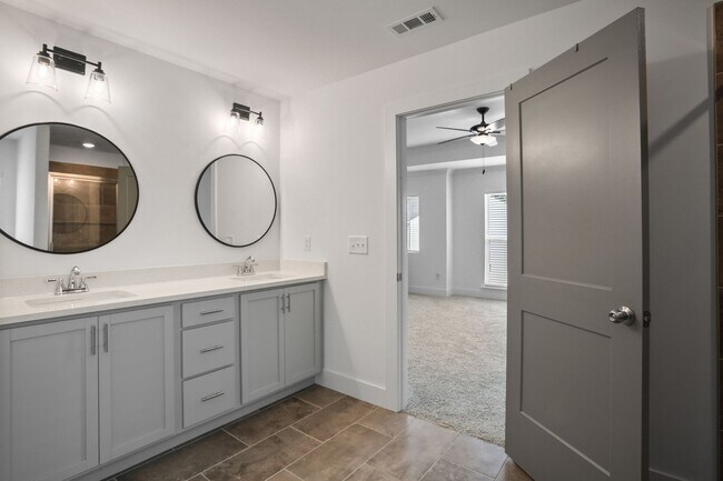 Building Photo - 3411 Adler Trl