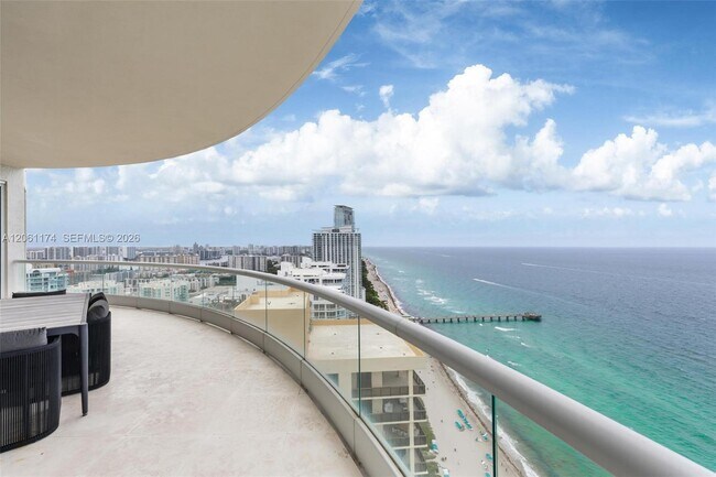 Building Photo - 16051 Collins Ave