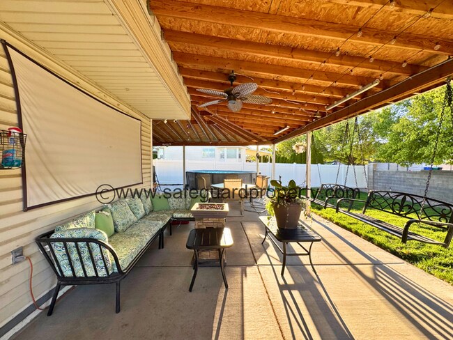 Building Photo - Welcoming Multi-Level Home for Rent in Wes...