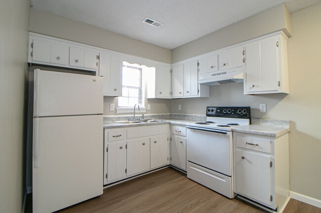 Building Photo - 404 -07 Thompsonville Lane