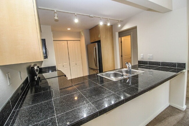 Building Photo - 11303 NE 128th St