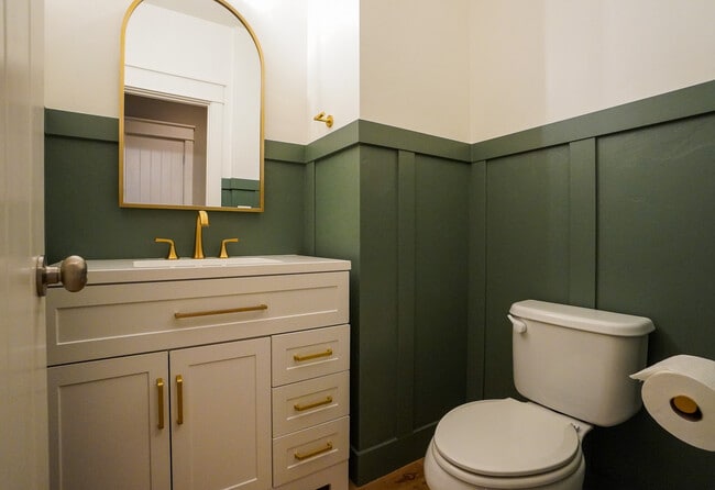 Building Photo - 2303 E Fratello St