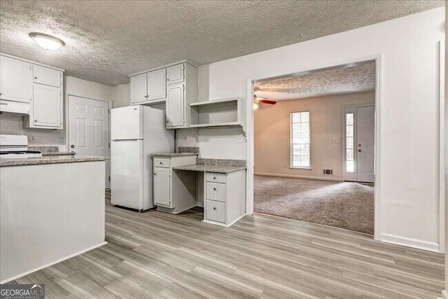 Building Photo - 8292 Blackfoot Trail