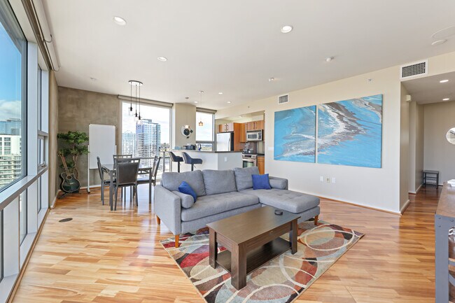 Building Photo - 321 10th Ave