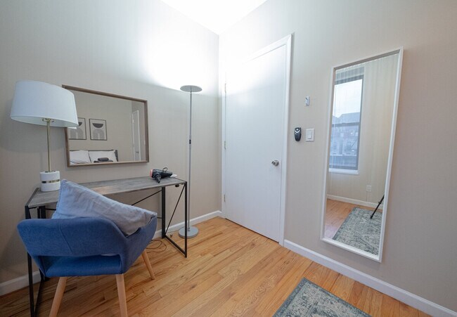 Building Photo - 230 W 113th St