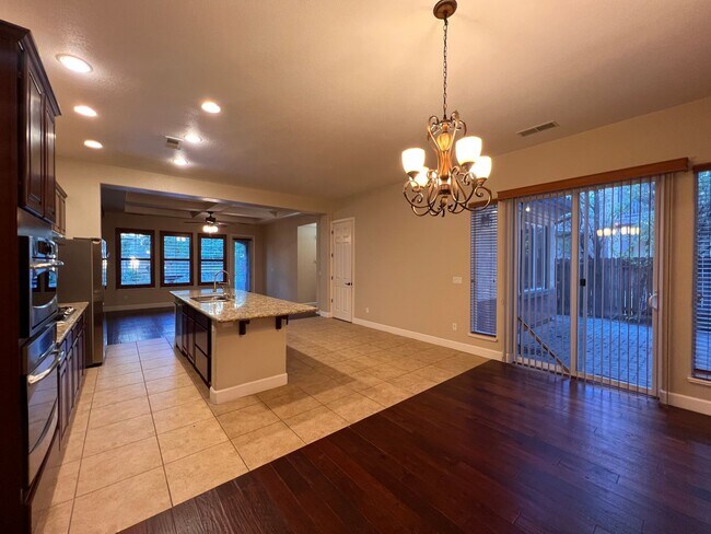 Building Photo - Large Home located in the Gated Community of Dorado in S. Reno