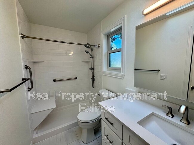 Building Photo - 10316 176th Ave NE