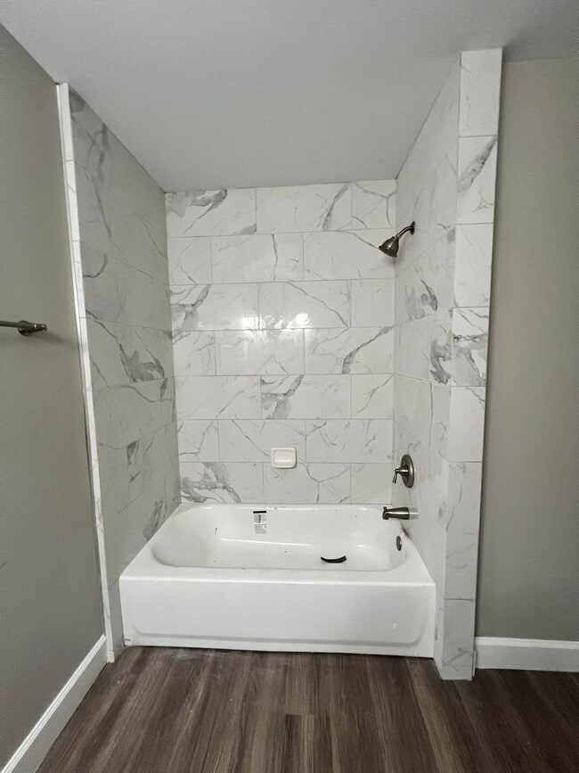 Building Photo - 2431 Ramblewood Ct