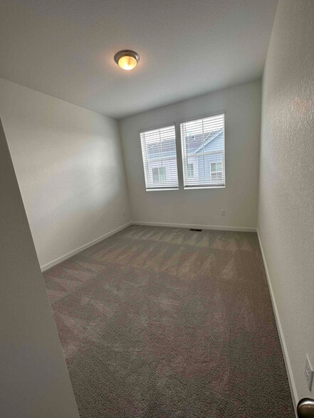 Building Photo - 5392 Euclid Dr